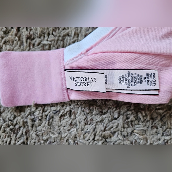 Never worn- Victoria's Secret Bra - Size Large - Picture 2 of 4